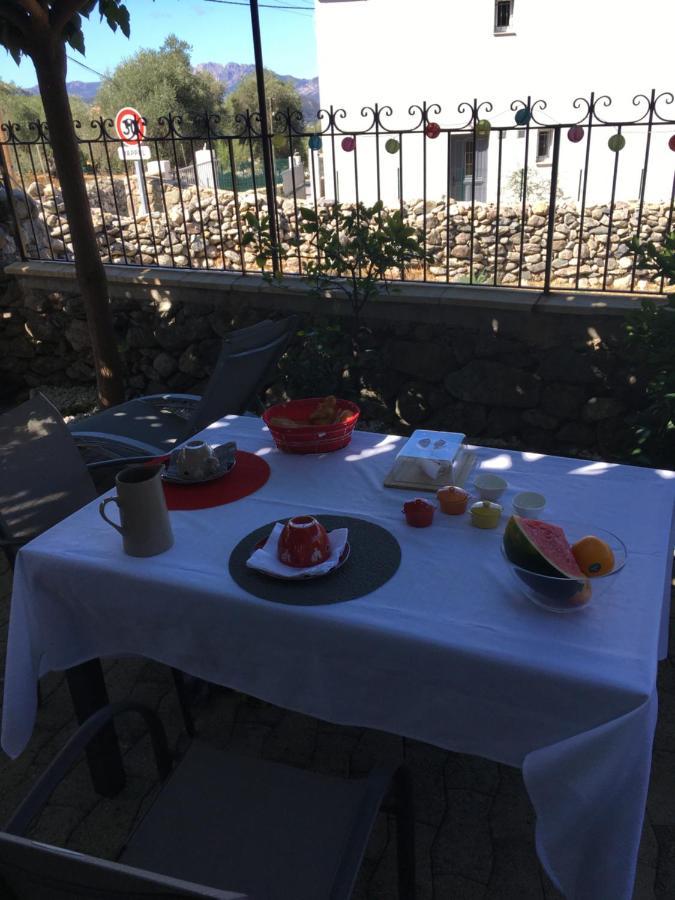 Casa Basgiu, Chambres Avec Balcon Et Table D'Hotes Zilia Dış mekan fotoğraf